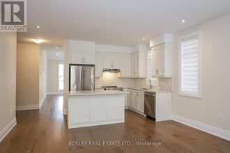 132 Anne St in Niagara-On-The-Lake, ON - Building Photo - Building Photo