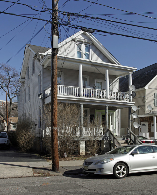 209 Redmond St in New Brunswick, NJ - Building Photo - Building Photo