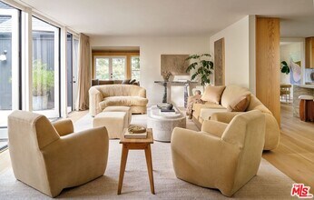 8673 Hollywood Blvd in Los Angeles, CA - Building Photo - Building Photo