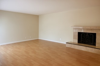 3325 Glendora Dr in San Mateo, CA - Building Photo - Building Photo