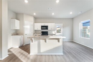 6812 Memphis in Bentonville, AR - Building Photo