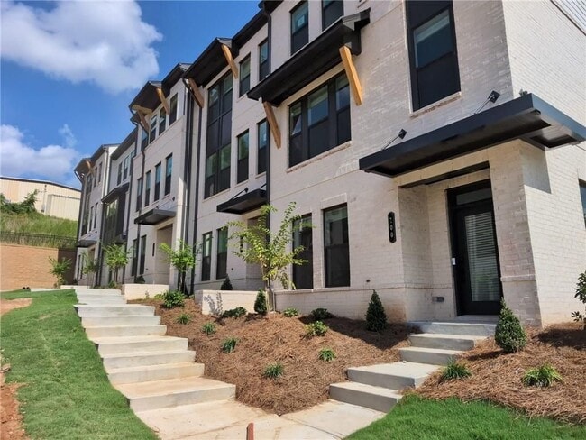 property at 100 Holt Ln
