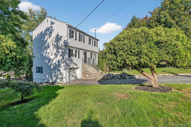 13 Yates Ave in Ossining, NY - Foto de edificio - Building Photo