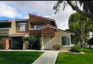 394 Tava Ln in Palm Desert, CA - Building Photo