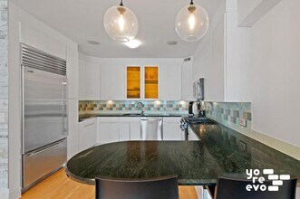 529 W 42nd St in New York, NY - Building Photo - Building Photo