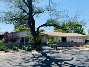 4629 E Earll Dr in Phoenix, AZ - Building Photo - Building Photo