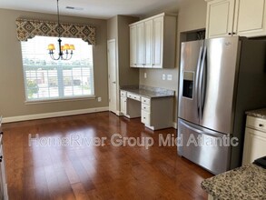 8606 Wintergreen Ct in Odenton, MD - Foto de edificio - Building Photo