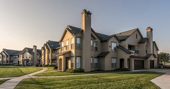 The Manor Homes of Arborwalk Apartments