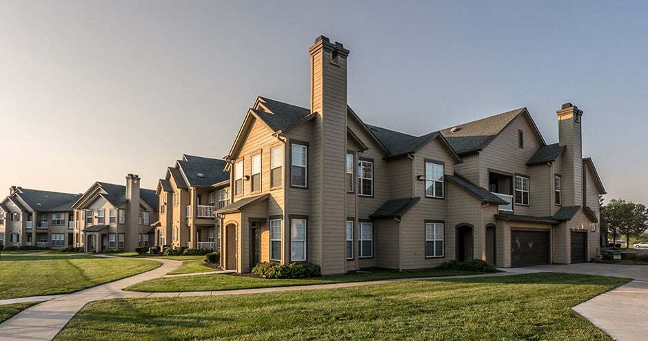 The Manor Homes of Arborwalk Apartments in Lee's Summit, MO - Building Photo