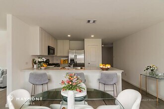 3072 Fantasy Ter Dr in Park Row, TX - Foto de edificio - Building Photo