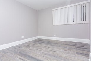 7620 S Stewart Ave, Unit 1 in Chicago, IL - Building Photo