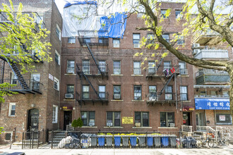 4610 6th Ave in Brooklyn, NY - Building Photo - Building Photo