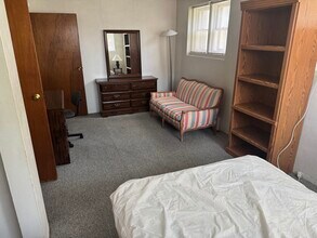 105 E John St in Champaign, IL - Building Photo - Building Photo