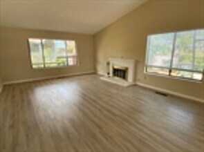 8835 Hood Mountain Cir in Santa Rosa, CA - Building Photo - Building Photo