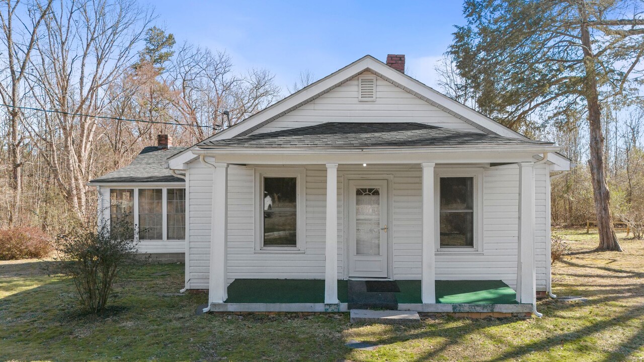 7818 Abilene Rd in Farmville, VA - Building Photo