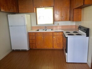 928-930 N Tower Ave in Centralia, WA - Building Photo - Building Photo