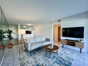 3233 Candle Ridge Dr, Unit H101 in Orlando, FL - Building Photo - Building Photo