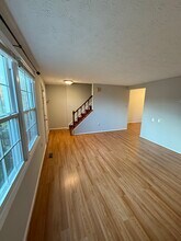 3415 Castle Way in Silver Spring, MD - Foto de edificio - Building Photo