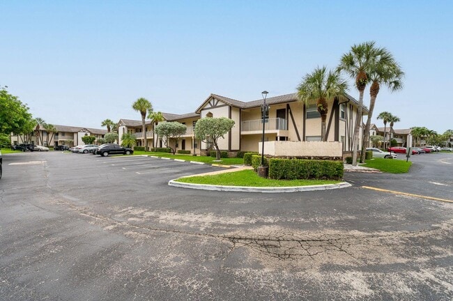 2455 NW 89th Dr in Coral Springs, FL - Building Photo - Building Photo