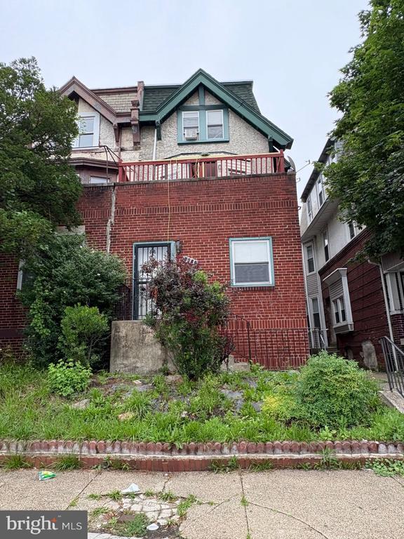 property at 4617 N Broad St