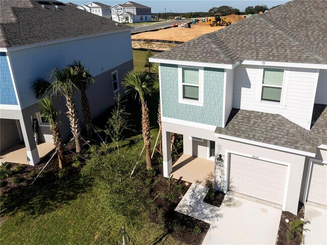 7609 WATERSCAPE Dr in Groveland, FL - Building Photo - Building Photo