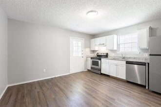 415 Martin Luther King Blvd in Elgin, TX - Building Photo - Building Photo