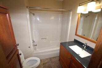 3028 18th St S in Fargo, ND - Foto de edificio - Building Photo