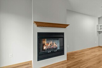 2230 Ranchview Ln N in Plymouth, MN - Building Photo - Building Photo