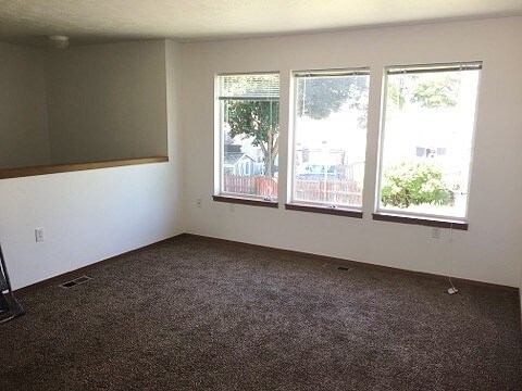 1506 E Desmet Ave in Spokane, WA - Building Photo