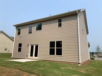 400 McGinnis Cir in Calhoun, GA - Foto de edificio - Building Photo