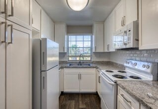 10605 N 56th St in Tampa, FL - Building Photo - Building Photo