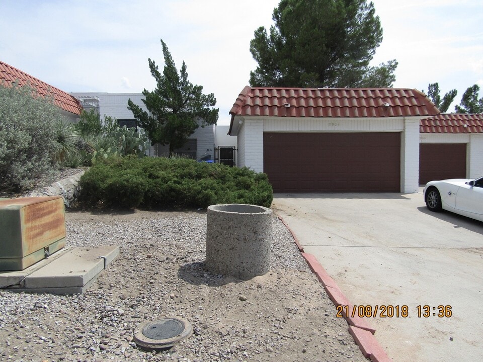 2904 Missouri Ave in Las Cruces, NM - Foto de edificio