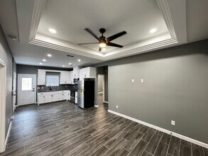 3304 Whetstone Ave, Unit 3 in Edinburg, TX - Building Photo - Building Photo