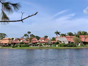 15465 Cedarwood Ln in Naples, FL - Foto de edificio - Building Photo