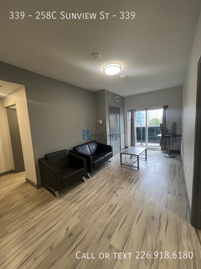 258C-258C Sunview St in Waterloo, ON - Building Photo - Building Photo