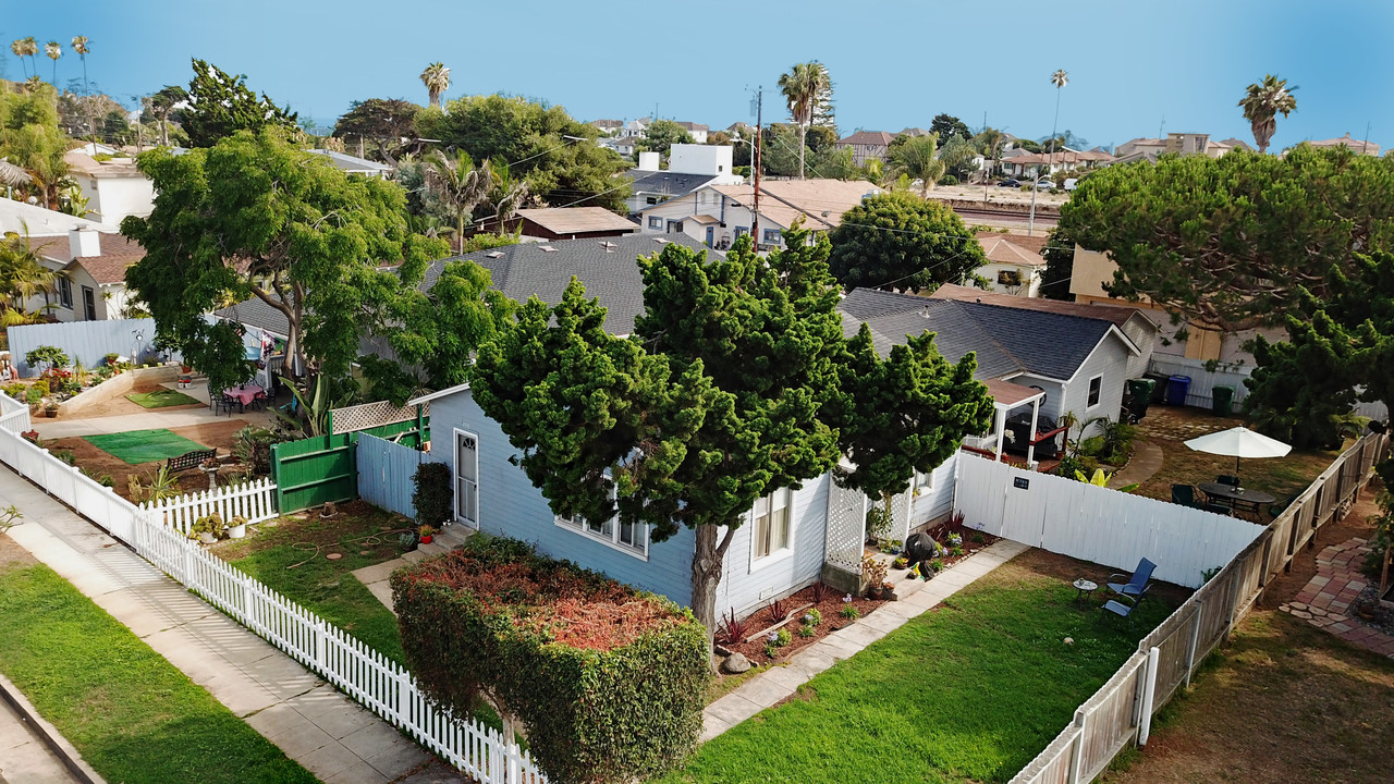 1913 S Tremont St in Oceanside, CA - Building Photo