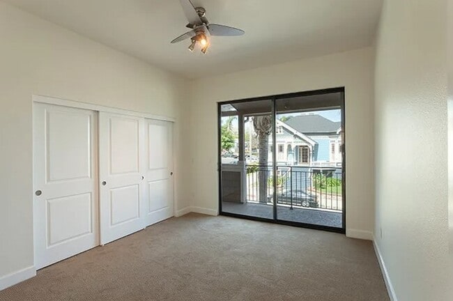 91 S Ash St in Ventura, CA - Foto de edificio - Building Photo