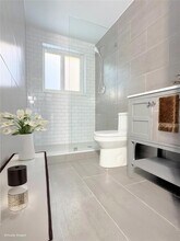 7325 Byron Ave in Miami Beach, FL - Building Photo - Building Photo