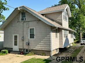 3933 R St in Omaha, NE - Building Photo - Building Photo