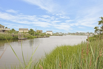 Monmouth Beach Village Apartment Homes in Long Branch, NJ - Building Photo - Building Photo