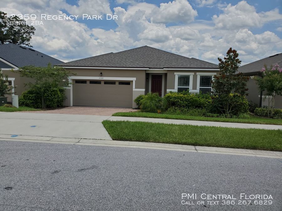 2359 Regency Park Dr in DeLand, FL - Building Photo