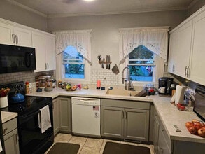 14 Frederick Ave in Cortland, NY - Building Photo - Building Photo
