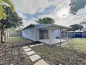 3137 SW 15th Ct in Fort Lauderdale, FL - Building Photo - Building Photo