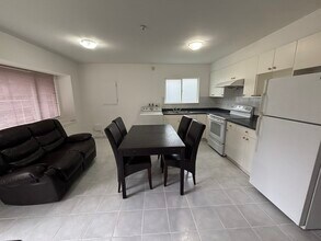 2505 Charles St in Vancouver, BC - Building Photo - Building Photo