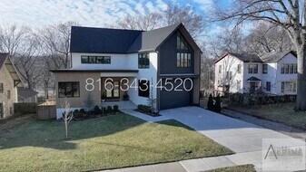 5330 Oak St in Kansas City, MO - Building Photo