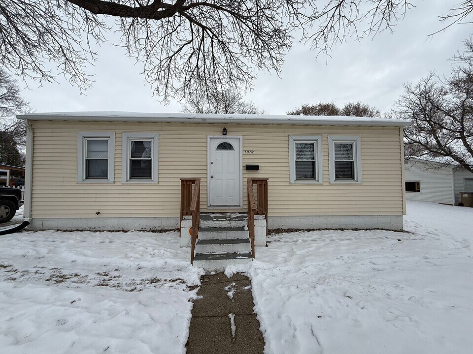1013 6th St SW in Minot, ND - Building Photo