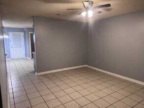 2313 Friar Tuck Ln in Albany, GA - Building Photo - Building Photo