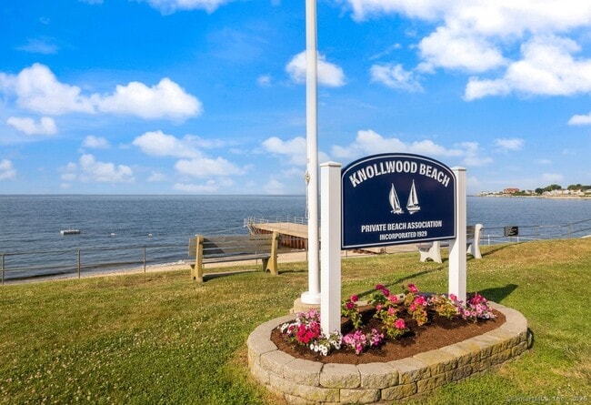 10 W View Rd in Old Saybrook, CT - Building Photo - Building Photo