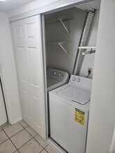 7860 NW 50th St, Unit 305 in Lauderhill, FL - Foto de edificio - Building Photo