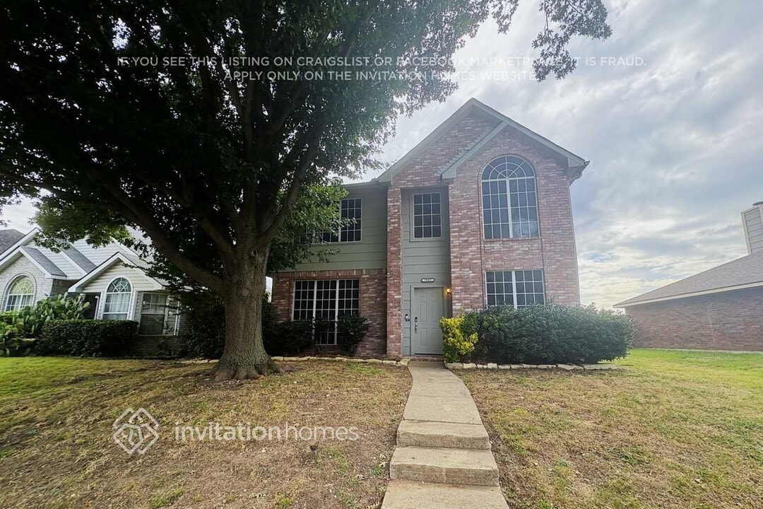 7955 Maiden Ln in Frisco, TX - Building Photo